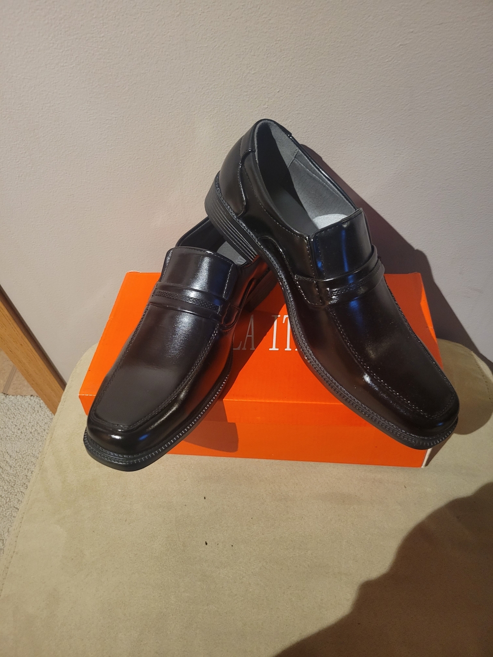 Classic Black Men’s Slip-On Leather Loafers